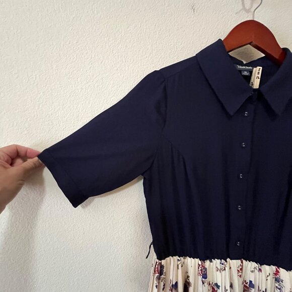 ModCloth Adored Duet Pleated Floral Short Sleeve Collared A Line Dress SZ M - Picture 6 of 10